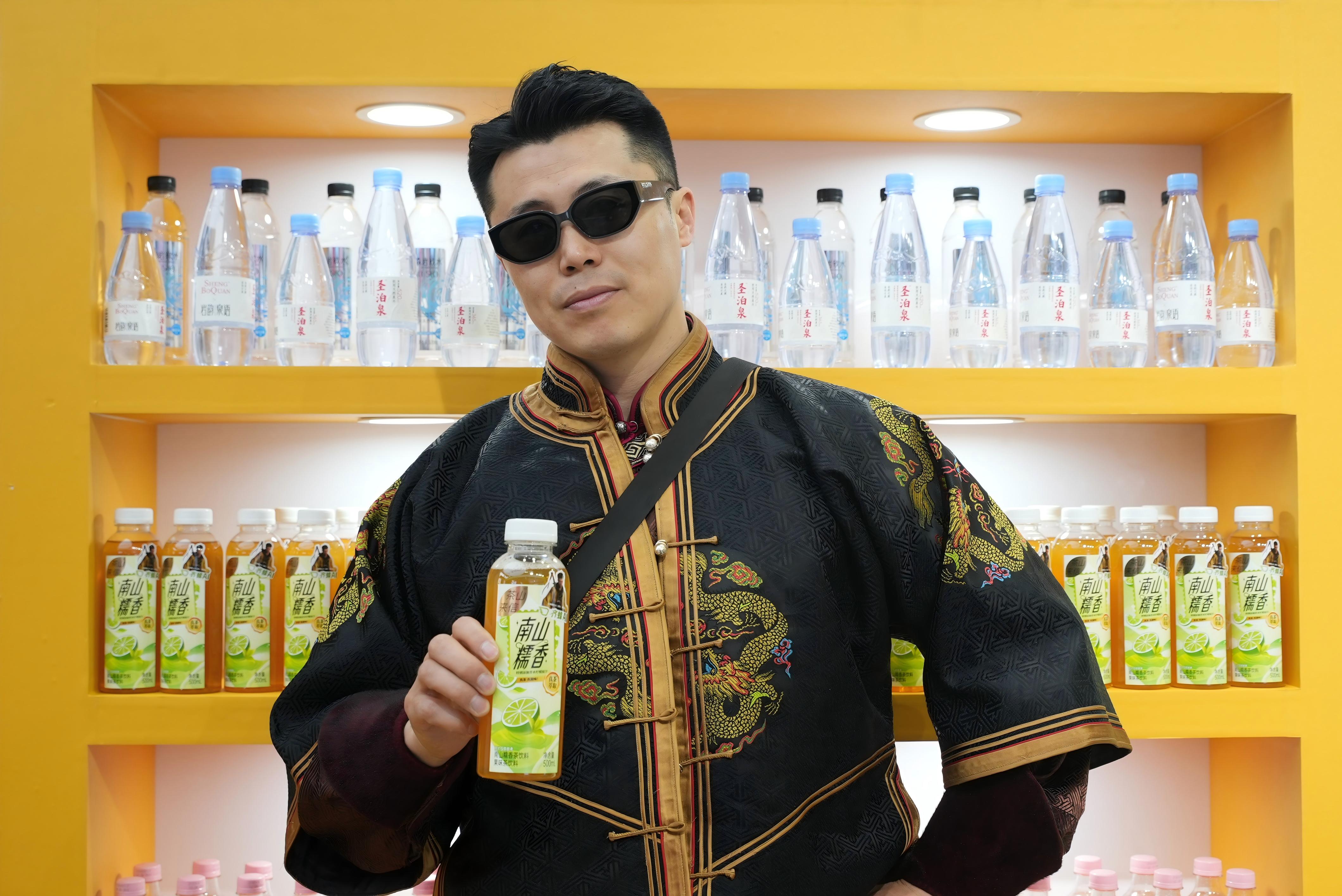 破圈文娱场景！活力王国首秀中国演交会，引领水饮跨界新表达